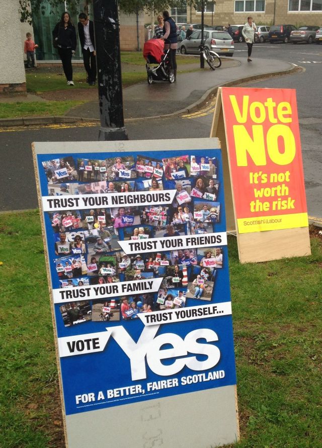 YES and NO Campaign Boards, North Berwick Polling Station